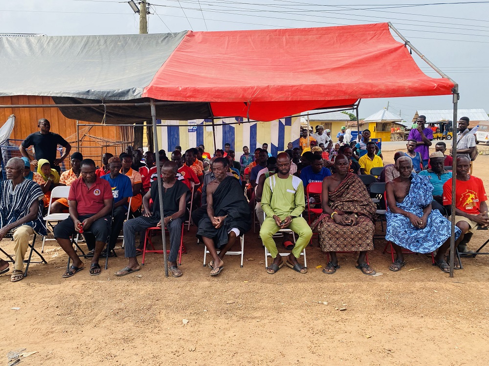 SeneWest's tweet photo. On April 6, 2022, the DCE of Sene West District, Hon. John Nyarba, accompanied by several senior Assembly personnel, visited the Lemu electoral area to connect with citizens and answer issues about their development. @LGSghana @mlgrdgov @GhanaPresidency @moigovgh https://t.co/U5VFWSpfU2