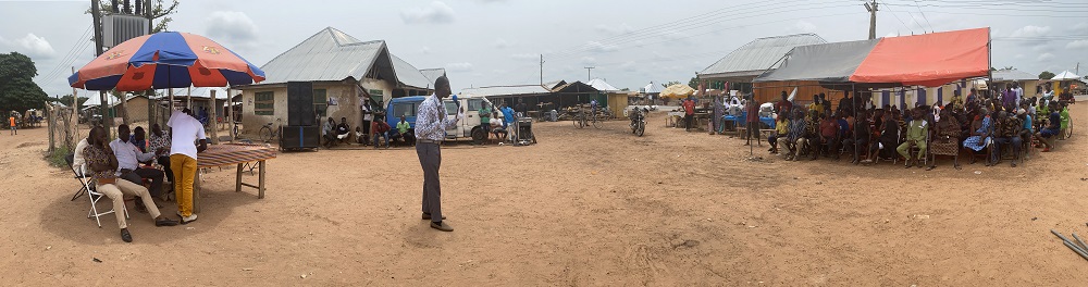 SeneWest's tweet photo. On April 6, 2022, the DCE of Sene West District, Hon. John Nyarba, accompanied by several senior Assembly personnel, visited the Lemu electoral area to connect with citizens and answer issues about their development. @LGSghana @mlgrdgov @GhanaPresidency @moigovgh https://t.co/U5VFWSpfU2