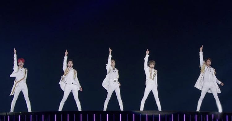 kantem17's tweet photo. ジョンヒョンお誕生日おめでとう！！

SHINeeは永遠に輝く5人だよ✨
SHINeeでいてくれて心からありがとう☺️
ずっとずっとだいすきです🦖💕
#SHINee
#ジョンヒョン
#HappyJonghyunDay 
#JONGHYUN https://t.co/gcABEiYbhL