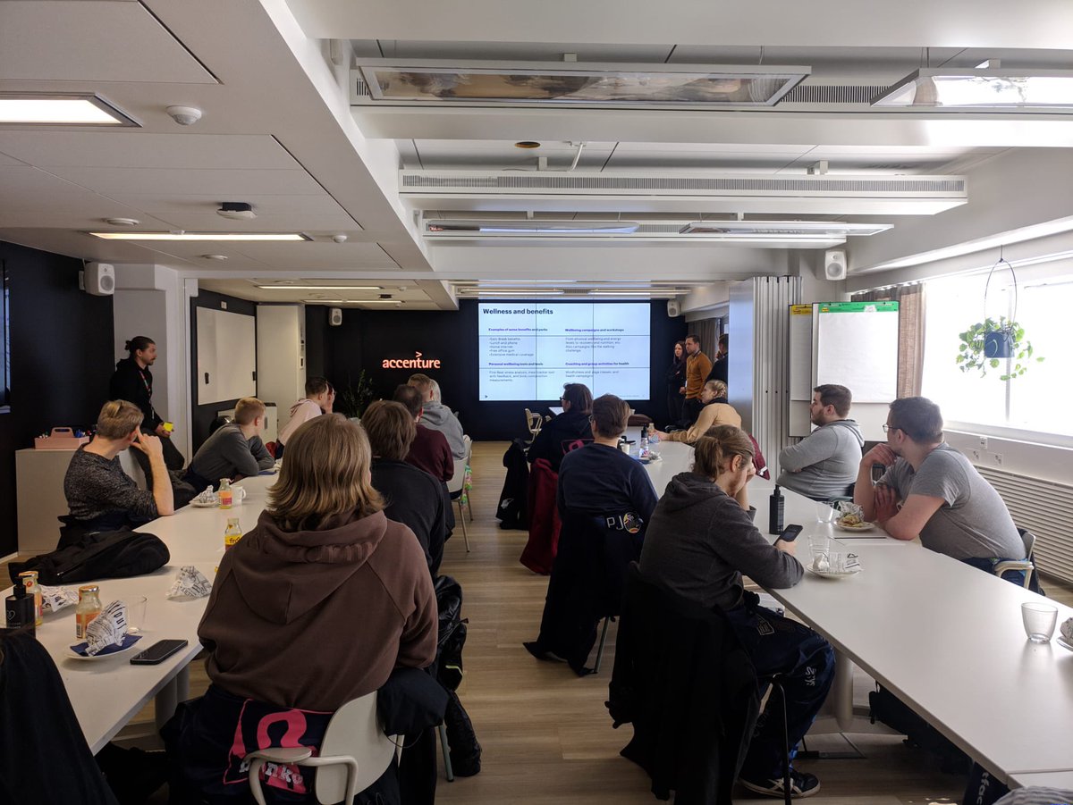 blanko_ry's tweet photo. Tänään lähdettiin kevätexculle! Matkalla Tallinnaan pysähdyttiin Helsingissä ja vierailemassa @SiiliSolutions @AccentureFI ja @loihdefactor :illa! Kiitos hyvistä eväistä, esittelyistä ja aktiviteeteista! 🤩 https://t.co/z0RiX8gHuE