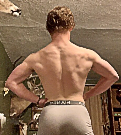 Someone is growing up and starting to look like his pops💪