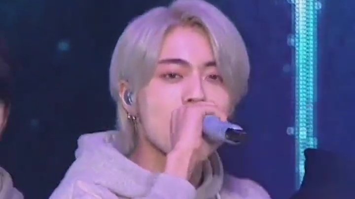 haruayaxx's tweet photo. it's not haruto if he's not trending. and yes, these are just rehearsals

teuday                            trace concert https://t.co/XGRv4yfaTD