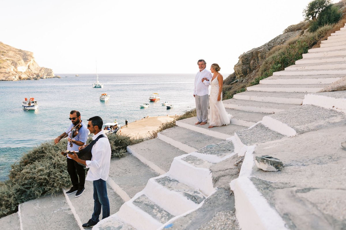 StorytellingWed's tweet photo. “The future belongs to those who believe in the beauty of their dreams.” Eleanor Roosevelt #microwedding #destinationwedding #destinationweddingingreece #greecewedding #greecebride #minimalwedding #cycladic #weddingdesign #weddingceremony #weddingceremonyideas #ceremony https://t.co/tEXKXe4orj