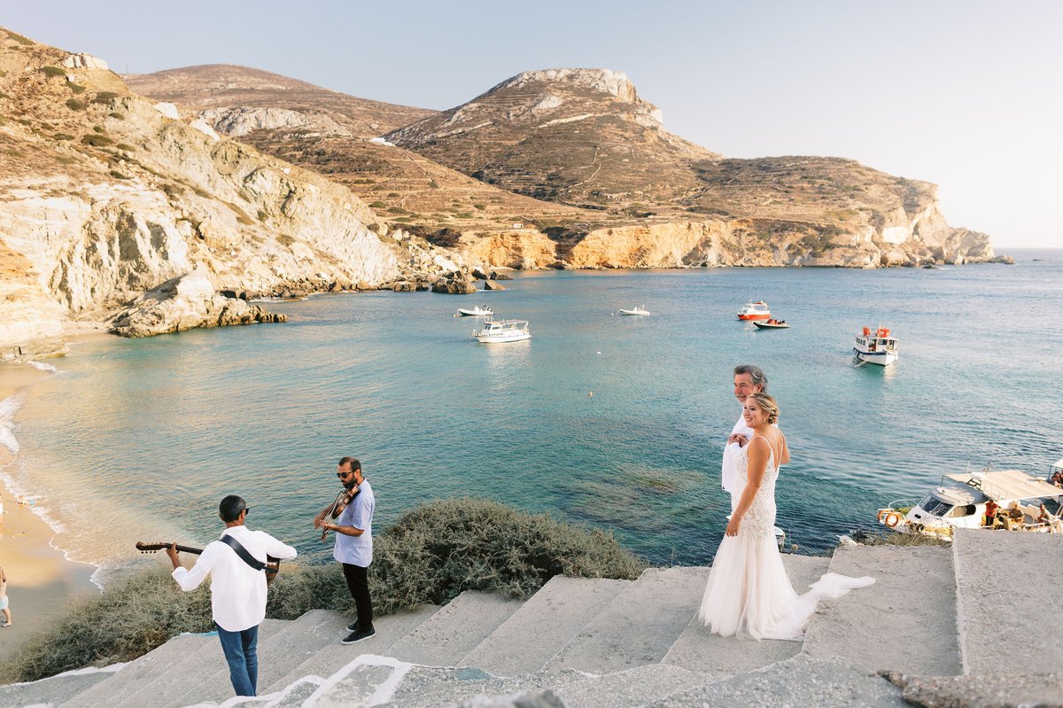 StorytellingWed's tweet photo. “The future belongs to those who believe in the beauty of their dreams.” Eleanor Roosevelt #microwedding #destinationwedding #destinationweddingingreece #greecewedding #greecebride #minimalwedding #cycladic #weddingdesign #weddingceremony #weddingceremonyideas #ceremony https://t.co/tEXKXe4orj