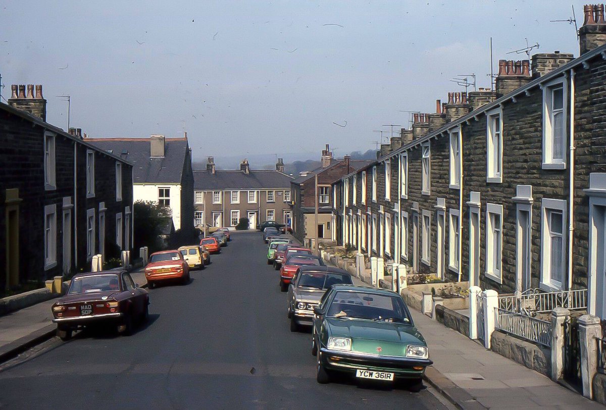 CCCuration's tweet image. Not a wheelie bin in sight...