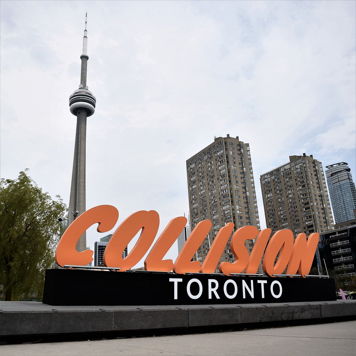 juiceworksJWE's tweet photo. #FlashbackFriday to #CollisionConf 2019, the last time the famous tech conference was here in #Toronto.🤩

Juiceworks managed the detailing, fabrication, and construction of the show’s base modules, multiple stages, panels, exhibits, city street signage, &amp;field services.  #events https://t.co/U7qV3yRE9u