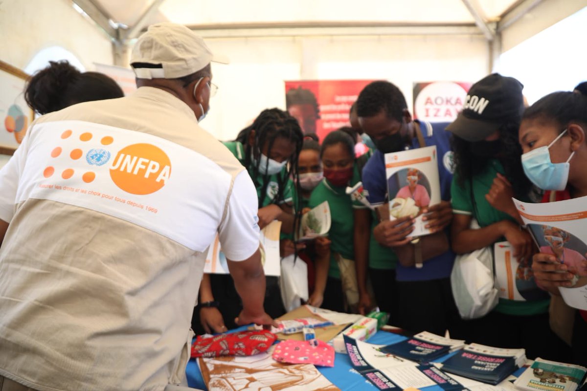 1/2
The Min of Health & @UNMadagascar as well as partners in health sector celebrated #WorldHealthDay2022 at the Mahamasina sport complex in Antananarivo
The event was marked by Exhibition, free screening, vaccination against COVID-19 & other health awareness activities