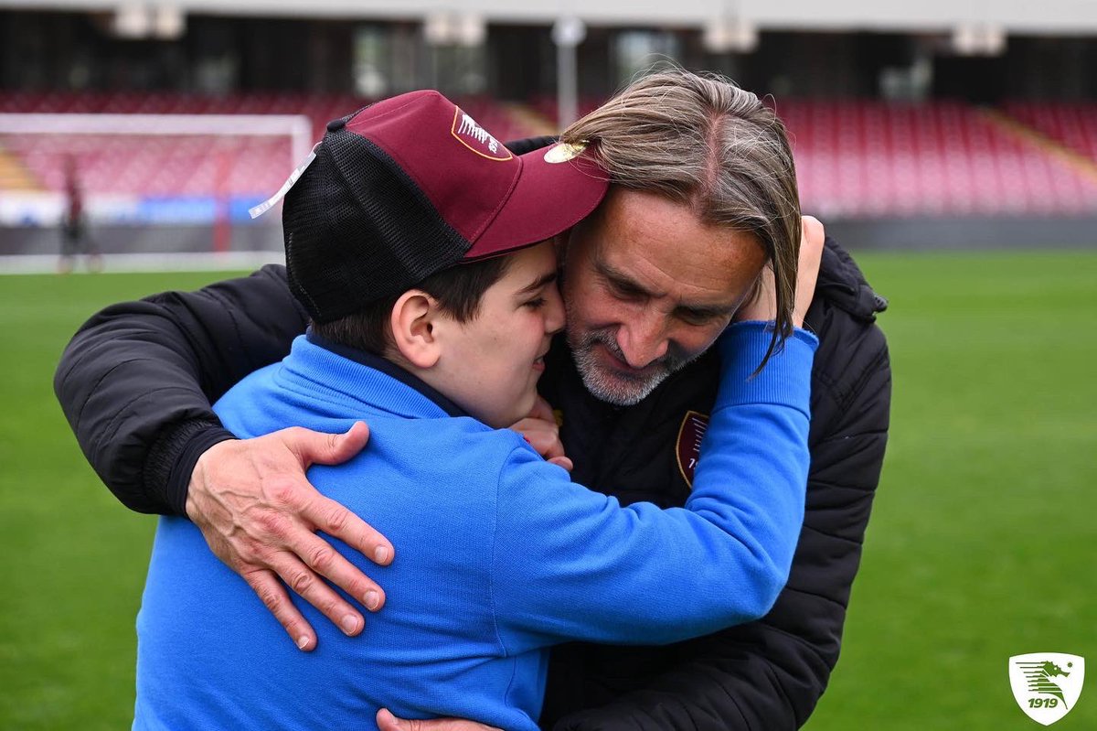 🇱🇻 Entusiasmo, socialità e inclusione questa mattina per i colori granata allo Stadio “Arechi”.

L’U.S. Salernitana 1919 ha ospitato allo Stadio Arechi i ragazzi dell’Associazione Autismo “Chi si ferma è perduto” 👉 bit.ly/3LM2UUo

#chisifermaèperduto #macteanimo
