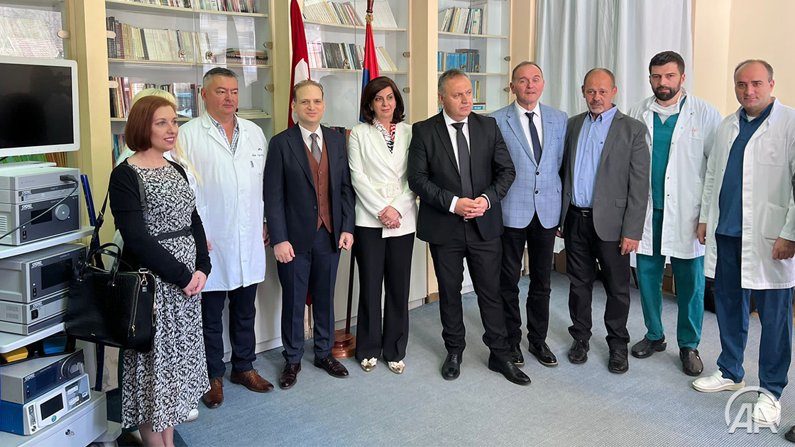 aa_balkans's tweet photo. #Srbija: Ministarstvo zdravlja Turkiye doniralo Opštoj bolnici Priboj laparaskopski aparat https://t.co/eMHgvqnzrF #Priboja #Srbija #Turkiye #BasarBasol https://t.co/xqPGlhOCIB