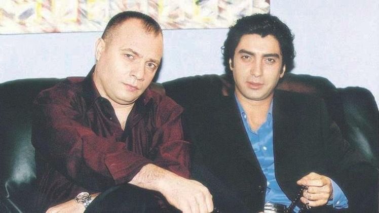 Rüzgar ne kadar sert eserse essin,kayadan alıp götüreceği tozdur.
#SüleymanÇakır