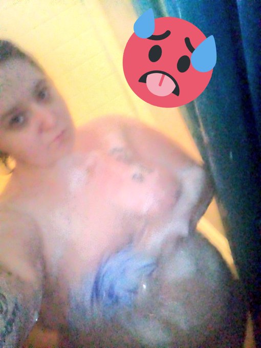 Fun in the shower, subscribe to my onlyfans see the very first time doing videos of my fun in the shower<a href="/tag/sexydicegame"class="tags"><span>#sexydicegame</span></a>
