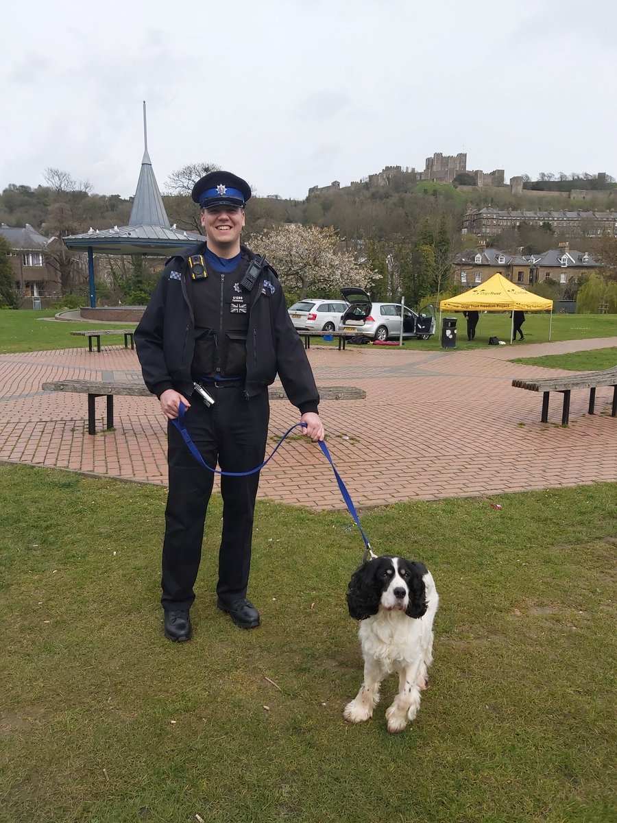 PCSO Fennessy had the pleasure of meeting retired Police Dog JJ today at the animal welfare day in Pencester Park #Dover #RSPCA <a href="/ThinBluePaw/">Thin Blue Paw Foundation</a> #dogliasionofficer #DDCdogwarden #dogstrust #catsprotection