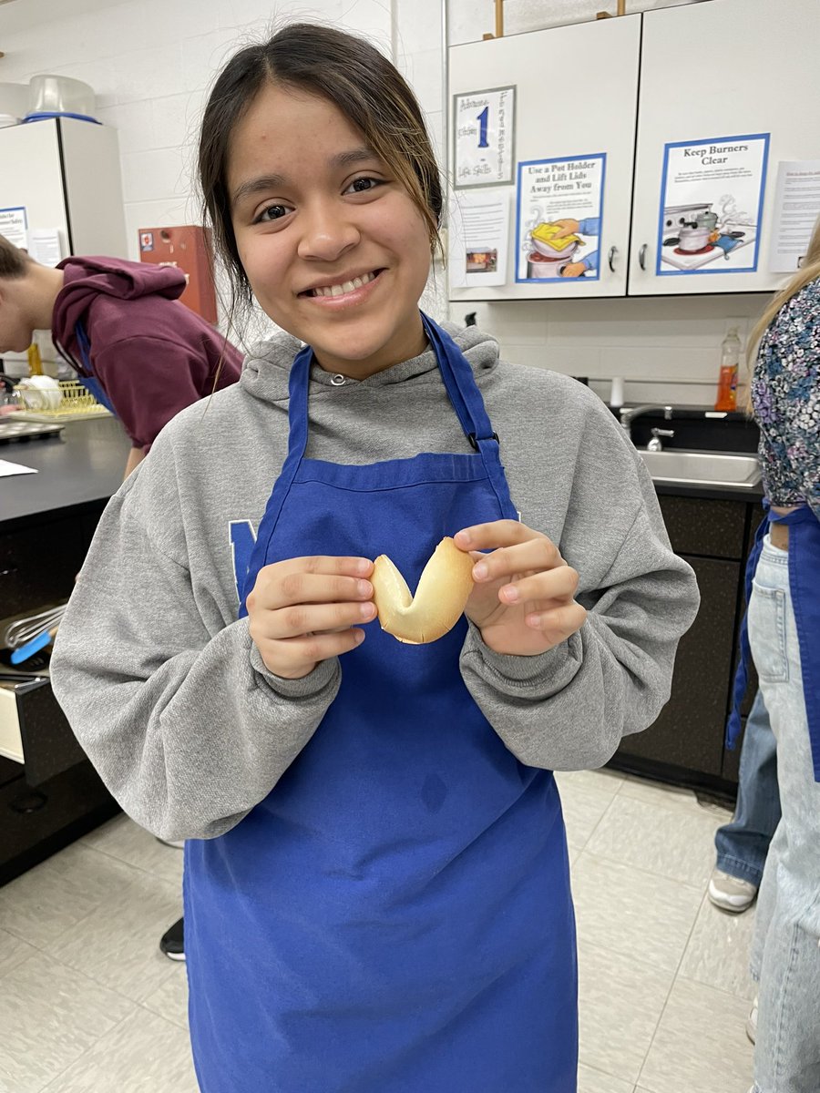 ClarkDanalyn's tweet photo. Fortune cookie Friday.  Did you know the origin is really Japanese?  The crunch, the flavor, the fortune!!!!  #betterthanstorebought. #wearemadison. #madison212culinary. https://t.co/5kj3j3hsVX