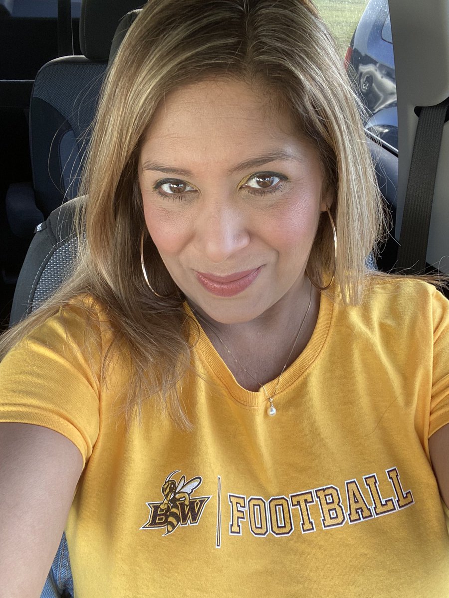 educategalore's tweet photo. Happy Friday Friends! Sportin’ my Baldwin Wallace University Football 🏈 gear as my Elijah heads to Ohio for his 2nd visit! Excited for him & to hear all about it! #BWfamily #BallinInBerea #BWvsEverybody https://t.co/BmPhhuPpPr