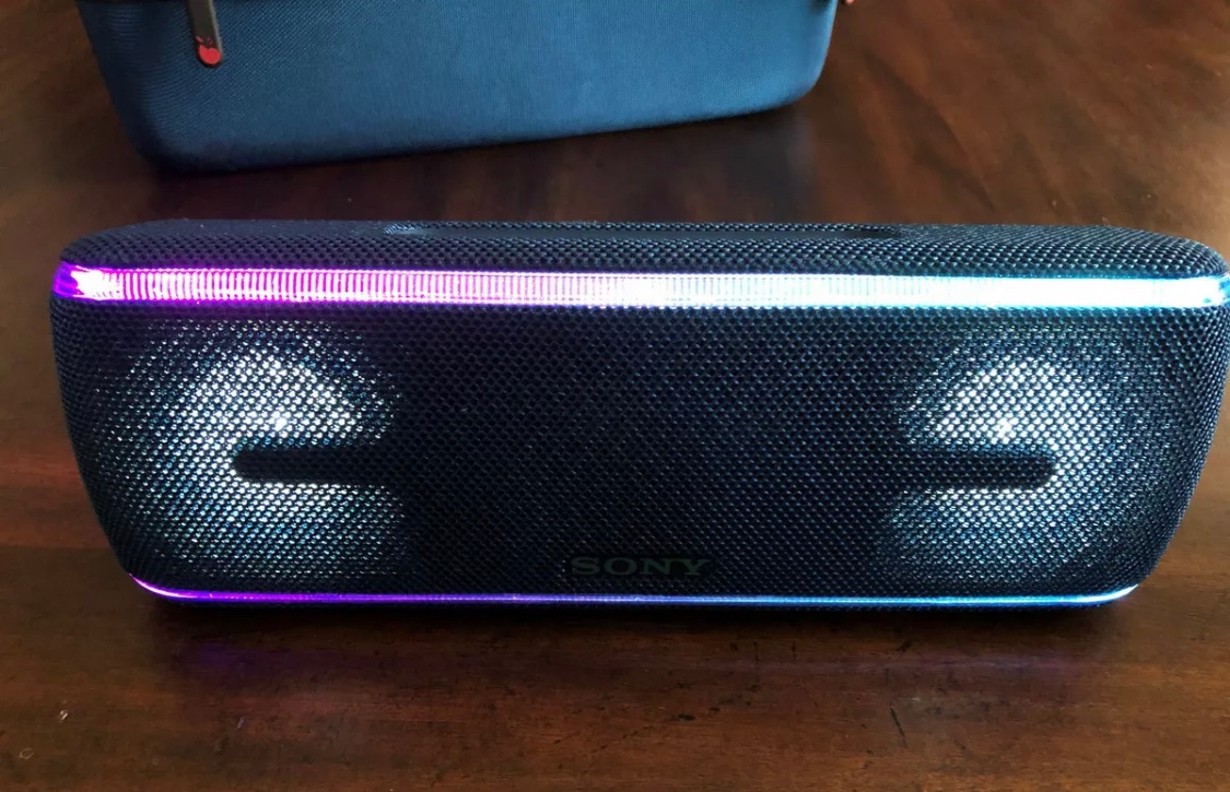 illun_a's tweet photo. If anyone is interested, I’m selling this waterproof Bluetooth speaker.  It’s made by Sony and still much like new.  Comes with protective case.  Listing ends in 3 hours and 20 minutes.  Happy Friday and Thank you for your consideration! #Sony #Bluetooth #SRS-XB41 #eBay #auction https://t.co/HnWKl2UdFC