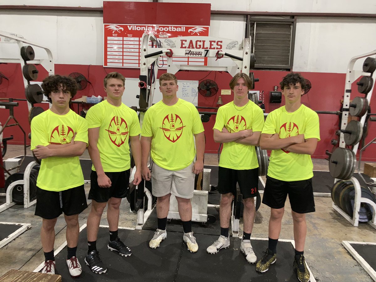 HIGHLIGHTS:
Some Apex Predators that stepped up and showed out last strength cycle. 130# jump in squat, 50# jump in bench, 515# squat, 21 strict pull ups, 50# jump in power clean, 9’0 broad jump (not pictured, too busy winning a track meet) #TouchdownVTown