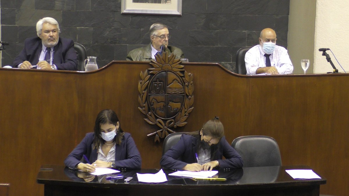 Anoche la Junta Departamental de Tacuarembó, declaró de Interés Departamental al 15º Moto Encuentro Internacional y a la 4ª edición de Autos Clásicos, a realizarse del 14 al 17 de abril en el predio de la Asociación Rural de Tacuarembó.