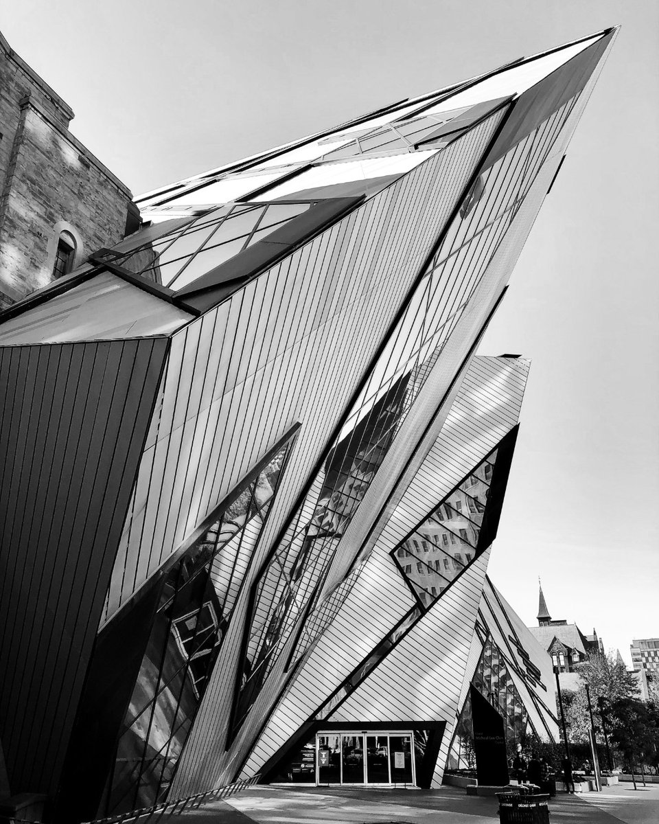 “A world which sees art and engineering as divided is not seeing the world as a whole.” - Professor Sir Edmund Happold

#ontario #interior #architect #rom #photography #city #architecture #love #building #triangle #canadianarchitecture #royalontariomuseum #archilovers #canada