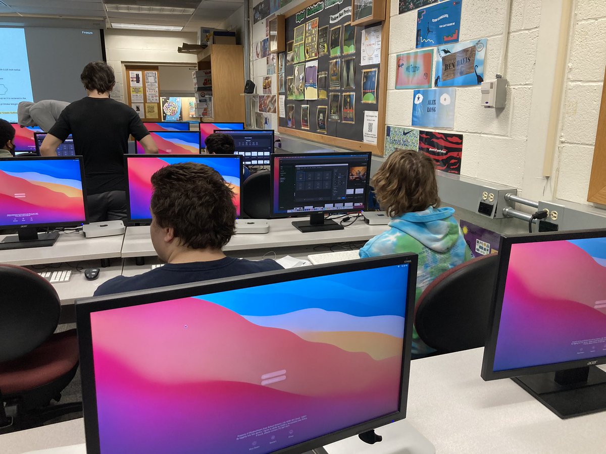 henryjess3's tweet photo. MS Gifted Day of Play-rotations led by HS Students...Coding, Improv, Motion Photography &amp; 3D printing...folks with gifts sharing with folks with gifts #EASDdayofplay @bearsimc @EtownAreaMS @EtownAreaHS @etownPAschools @ksantoro17 https://t.co/TcVk85QlbE