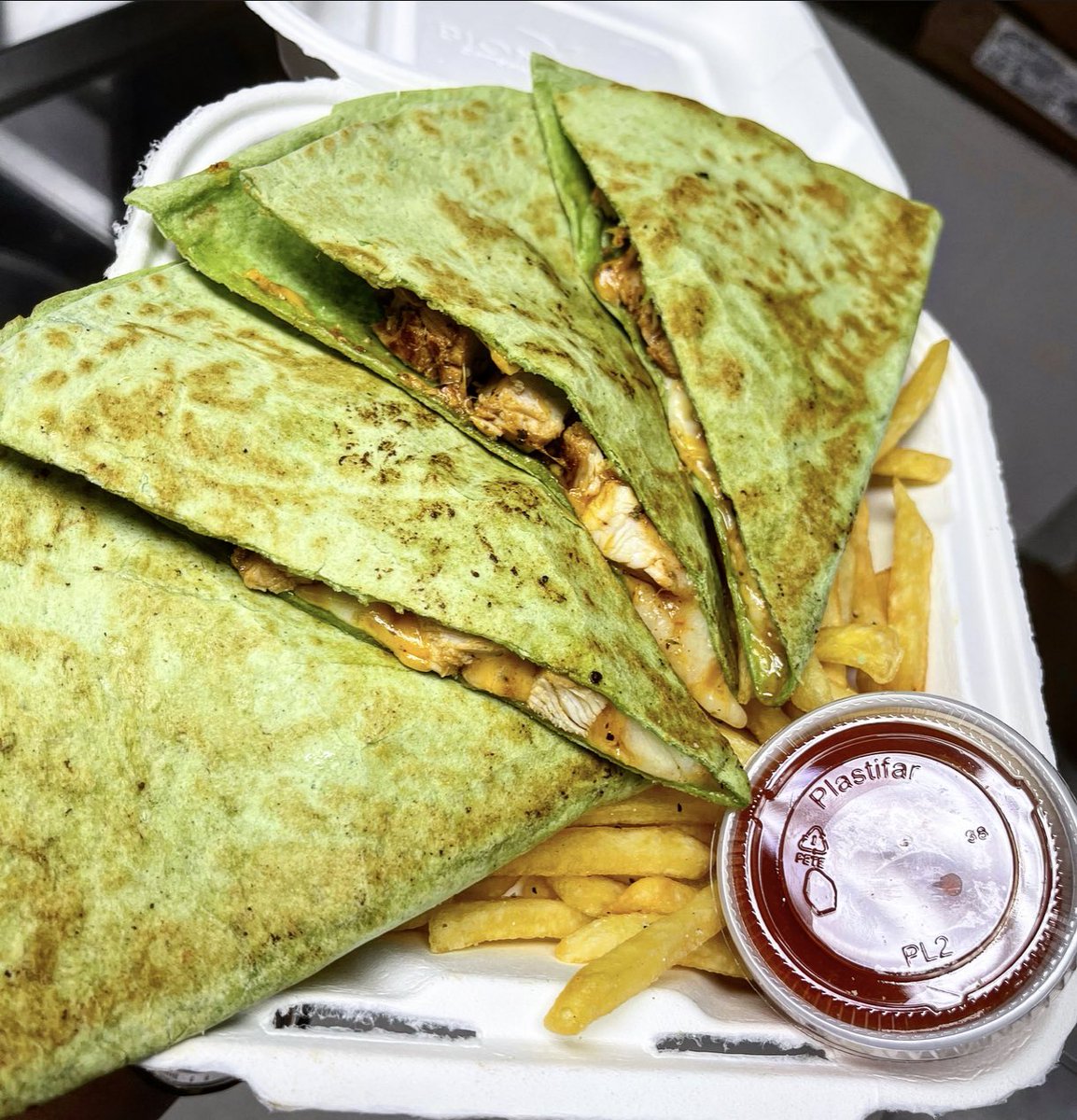 CFoodShack's tweet photo. Ask about the stupid Spicy spinach chicken quesadilla !! Warning it is very spicy !! https://t.co/Cv8kL1efJe