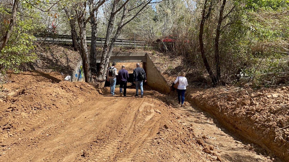 PSC_SPM's tweet photo. 😉 Esta obra se realiza gracias a los esfuerzos del regidor de Medio Ambiente, @joanmart23 que ha conseguido que el Consorcio de Gallecs la lleve a cabo sin ningún coste para el Ayuntamiento.
#Escoltem
#Dialoguem
#Treballem
#santaperpetua
#sompsc https://t.co/4mqeE7NOn2