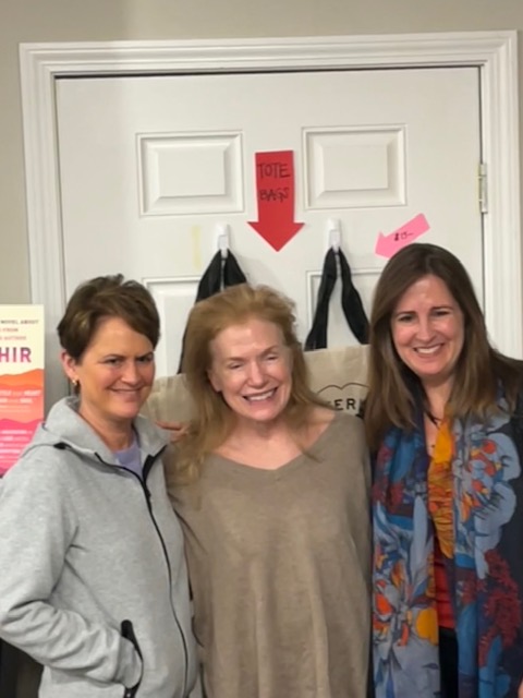 dianarenn's tweet image. I’m so grateful for everyone who came to launch #TROUBLEATTURTLEPOND at @SilUnicornActon, including @LoreeGBurns &amp;amp; @zoonewengland staff. Not to mention my fellow @Fitzroy_Books authors @sandrajwaugh &amp;amp; @KimberlyBKenna!

I’m one lucky author. Go #teamturtle!