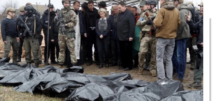 mompontet's tweet photo. La présence symbolique très forte de Ursula van der Leyden et Josep Borrel est en train de rendre fou tous les bots pro russe des réseaux sociaux. C’est donc que c’est une très bonne chose que ce déplacement au cœur de la guerre. https://t.co/MnPxiaOH0H