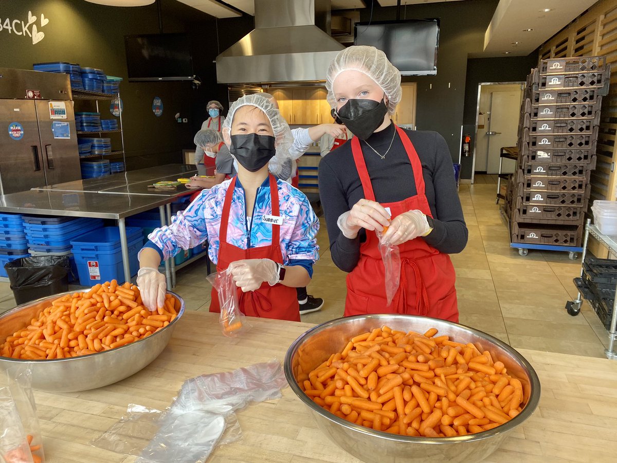 A wonderful morning at <a href="/BrownBaggingIt/">BB4CK-Brown Bagging</a> prepping lots of delicious snacks with 9.6! Thank you for having us! <a href="/RundleJrHigh/">Rundle College Jr. High</a>