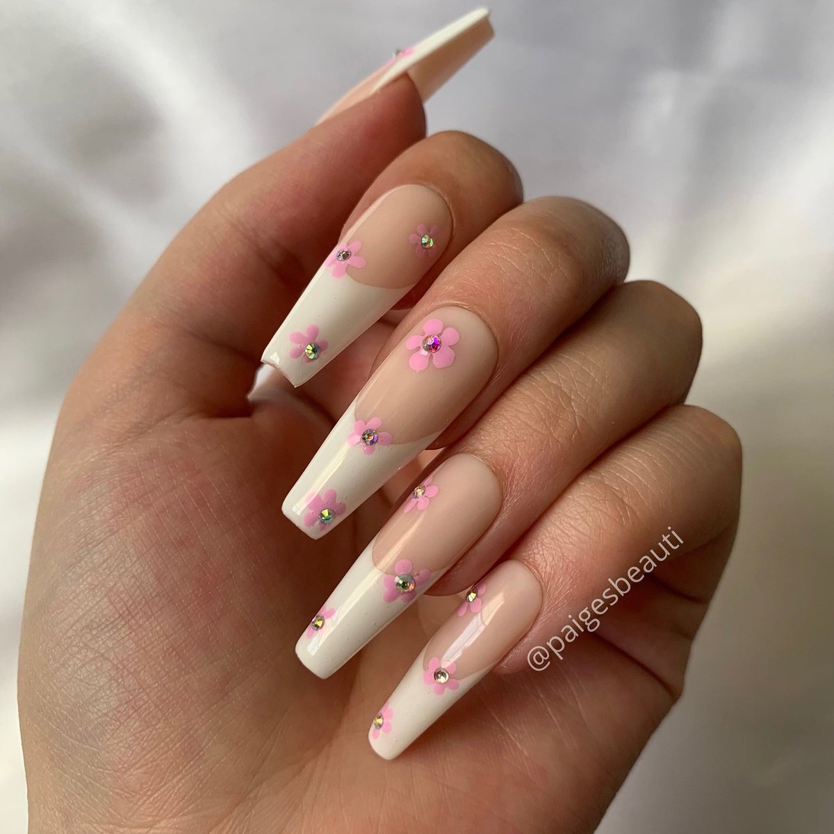 BeautiPaiges's tweet photo. Cherry Blossom Press on Nails 🌸 
#SpringBreak #SpringStatement2022 #springnails #aprilnails #BlossomWatch #etsynails https://t.co/A2khPIJ5mw