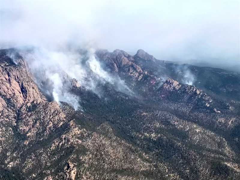 granttosterudwx's tweet photo. Aerial photo of the #HermitsPeakFire this morning.
📸: @SantafeNF
@krqe #NMwx #NMFire https://t.co/l0bcwdIOCd