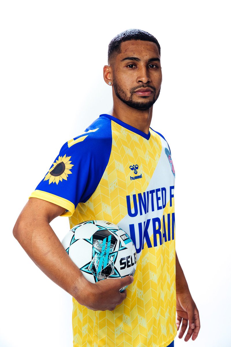 TheKitmanUK's tweet photo. #Kitnews from USL League 1 as @ForwardMSNFC have released a special Ukraine Relief kit made by @hummelUSA. πΊπ¦β½οΈπ
100% of proceeds from shirt sales will go to @UNICEF for Ukrainian relief. ππ»
https://t.co/WzENbqBRBD
#ForwardMadisonFC #ForwardMadison #Hummel #UnitedForUkraine https://t.co/ToB9TBmyo1