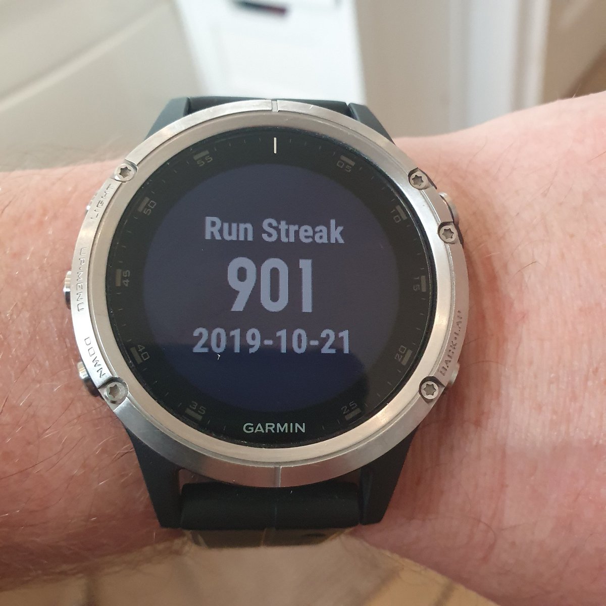 RunEveryDamnDay's tweet photo. #RED901 & #Jump9 the run was more sucessful than the jump, where I ended up far to much upside down than the instructor wanted. Back to @skydiveTilstock tomorrow to sort that. VO2max upto 54, so that's good. Jump in post 2.
1/2
@myRunstreak_app @TeachersRunClub @UKRunChat https://t.co/RriZadOkxC