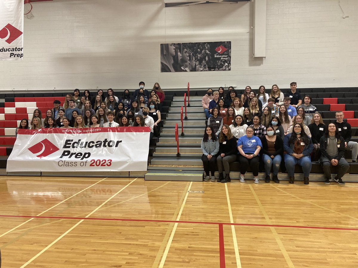 You’re looking at the next generation of teachers! Congratulations to our Education Prep students on making the commitment to become future educators! #District214 #214Ready #Edprep