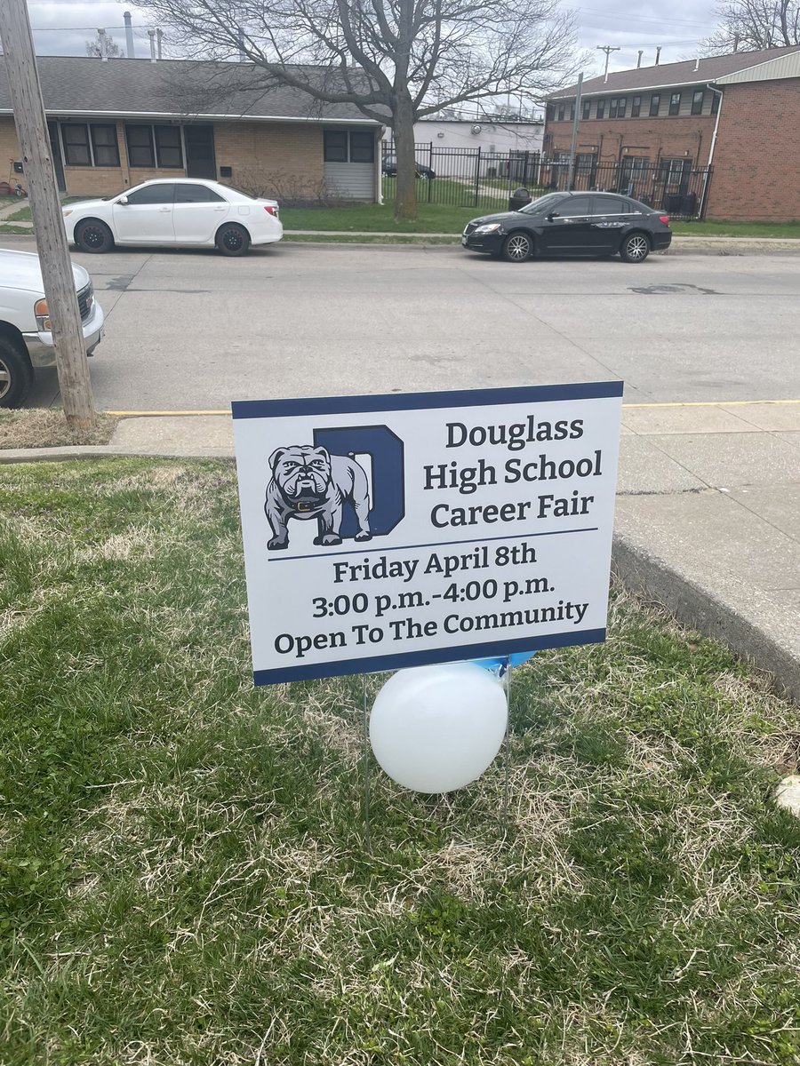 DrErycaNeville's tweet image. If you’re looking for a job or want to hear about other career opportunities, join us today, 3-4 pm at Douglass High School.  #wework #cpsbest @mbaumstark @CPS_DouglassHS