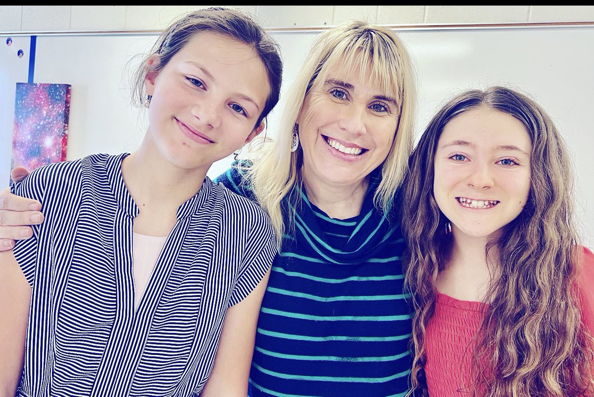 DenisecWright's tweet photo. My #edtech girls #TeamAstroSTEM https://t.co/KKe89MqDnT