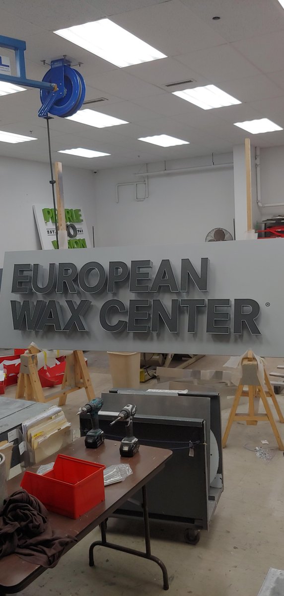 European Wax Center is bringing its wax services to Smithfield, Rhode Island! With the new location in the works, we at Poyant got to work building their brand! 

#inprogress #fabrication #channelletters #buildingsignage #businesssignage #exteriorsignage #halolit #shopwork