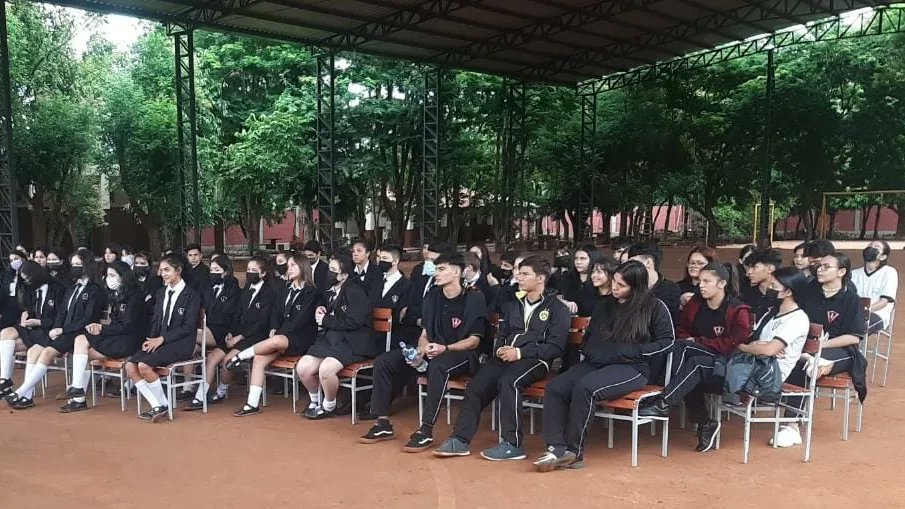redescoolpy's tweet photo. Hoy estuvimos con los alumnos de 1ro al 3er año del Colegio Nacional Dr. Roberto L. Petit. Compartimos una amena charla sobre #SemanaSanta 🙌🔝 https://t.co/ttKrBGv8KF