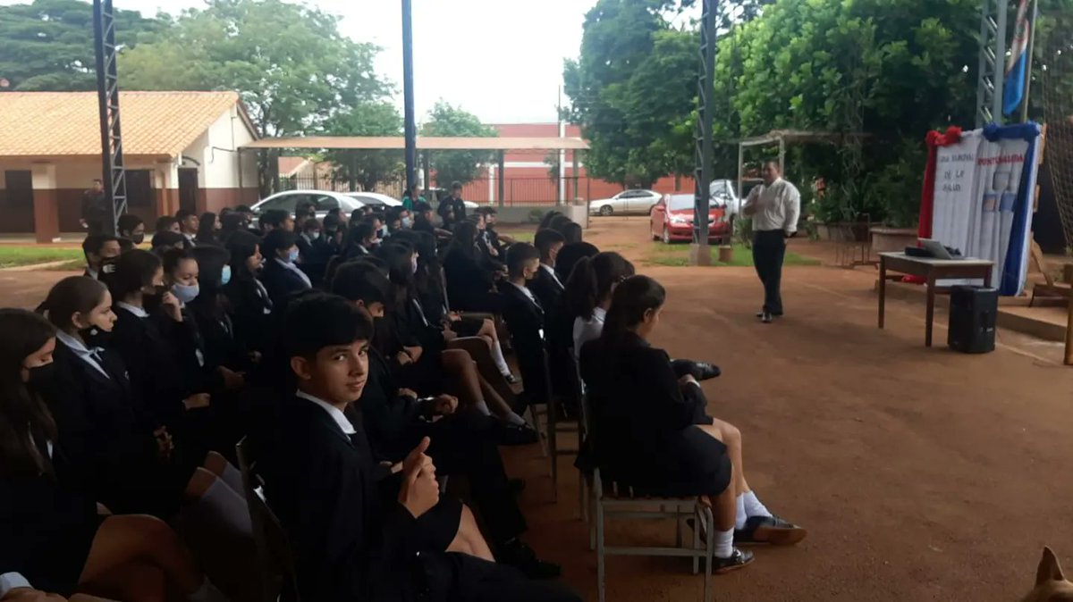 redescoolpy's tweet photo. Hoy estuvimos con los alumnos de 1ro al 3er año del Colegio Nacional Dr. Roberto L. Petit. Compartimos una amena charla sobre #SemanaSanta 🙌🔝 https://t.co/ttKrBGv8KF