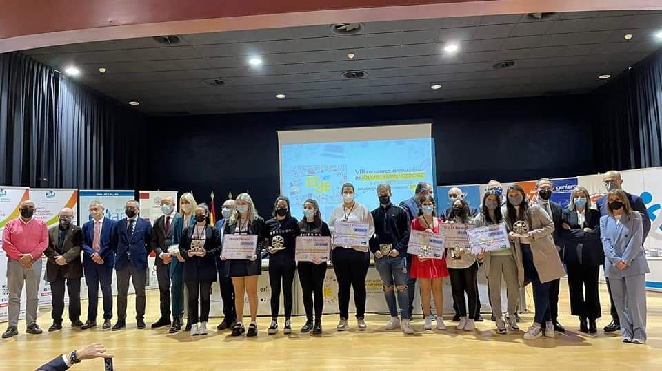 Copitiza's tweet photo. ✅Nuestro Vicedecano José Simón Fuentes, participó como jurado en #VIIIEncuentroInternacionaldeJóvenesEmprendedores, organizado por la #USAL. 
👌🏻Todo un éxito DE PARTICIPACIÓN. 
👏🏻👏🏻Enhorabuena a la organización. 
#EstudiaIngenieriaEnZamora
#Ingenieros
#Cogiti
#CampusViriato https://t.co/inEq6xUDBQ
