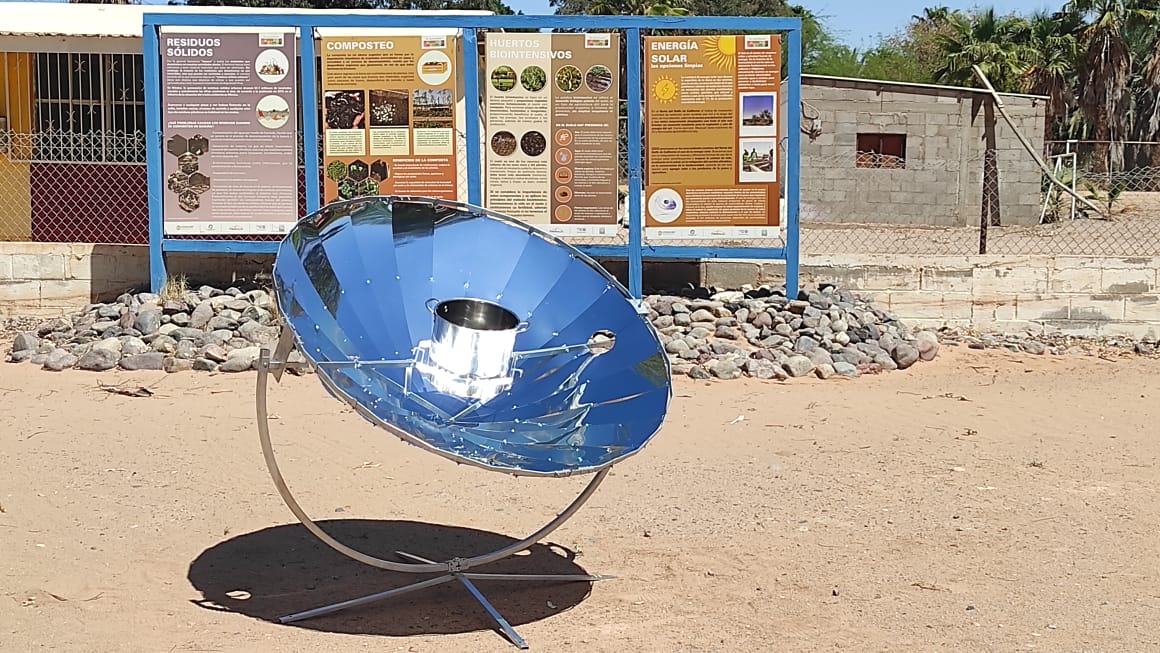 Finding Solutions for #SSF... The Solar cooking facility at #escueladelmar @cedo_mex #bahiasanjorge #ejidorodolfocampodonico @PescaSonora