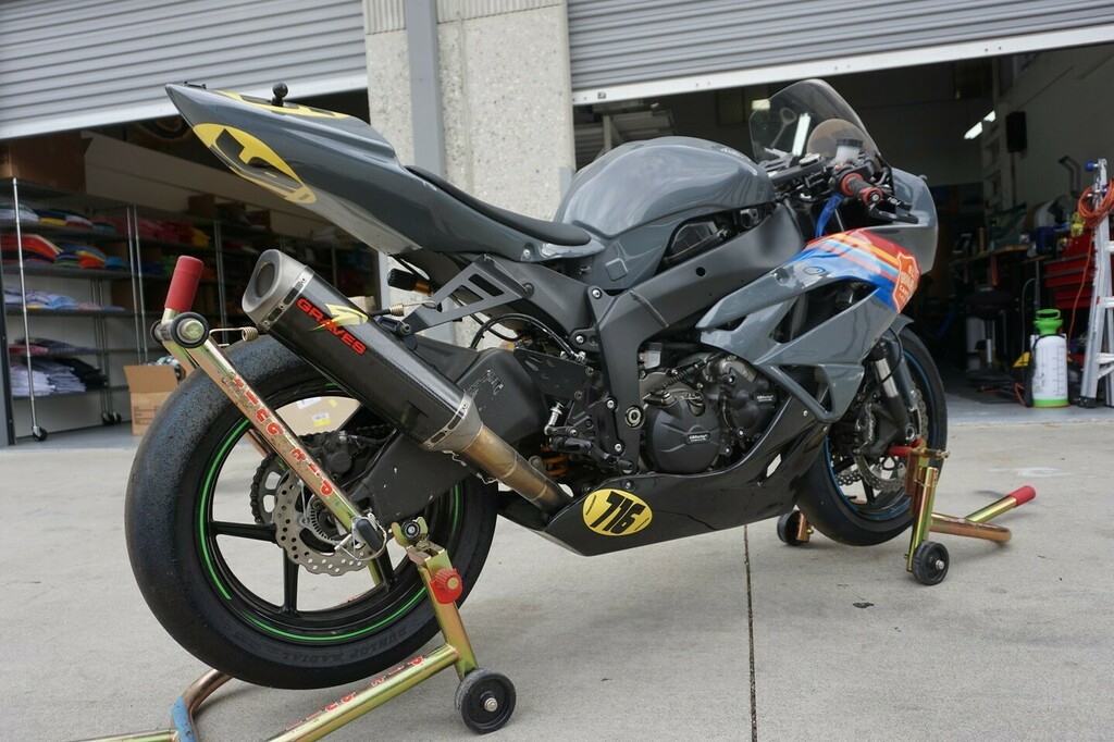 decalspec's tweet image. Getting your bike race-ready! Full custom wraps are definitely tricky on bikes, but we can make it happen. ⁠
⁠
What are your weekend plans? instagr.am/p/CcGXCnDuMuw/