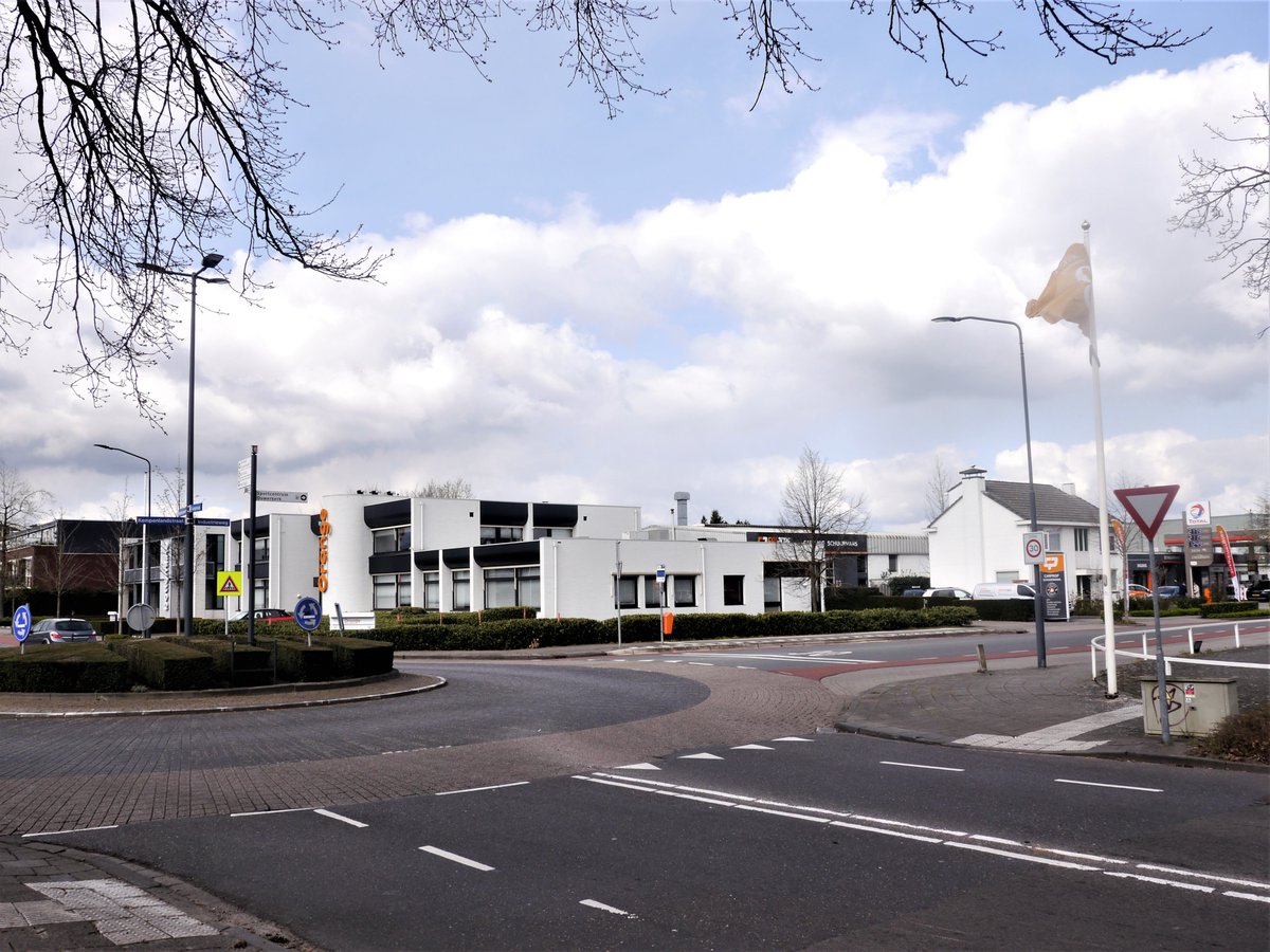 PvdAGroenLinks's tweet photo. Goed nieuws #Vught : Bouw betaalbare en middeldure woningen aan Wolfskamerweg een stuk dichterbij ! https://t.co/C7WFv35ShW https://t.co/EL9IMIVaW1