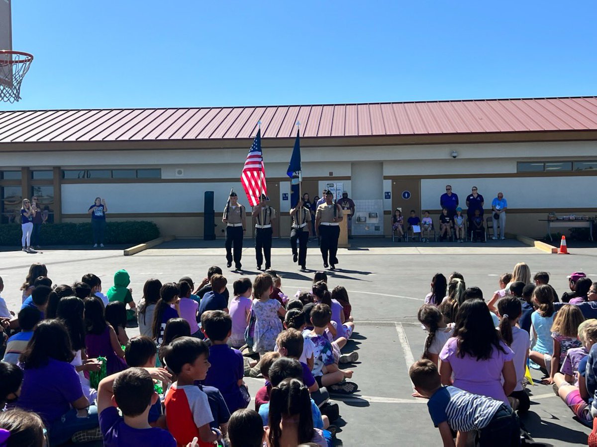 To celebrate #MonthoftheMilitaryChild Oak Meadows had a Purple Up day in honor of all our little military hero’s on campus❤️ <a href="/MenifeeUSD/">Menifee USD</a> #MenifeeMeaningfulMoments