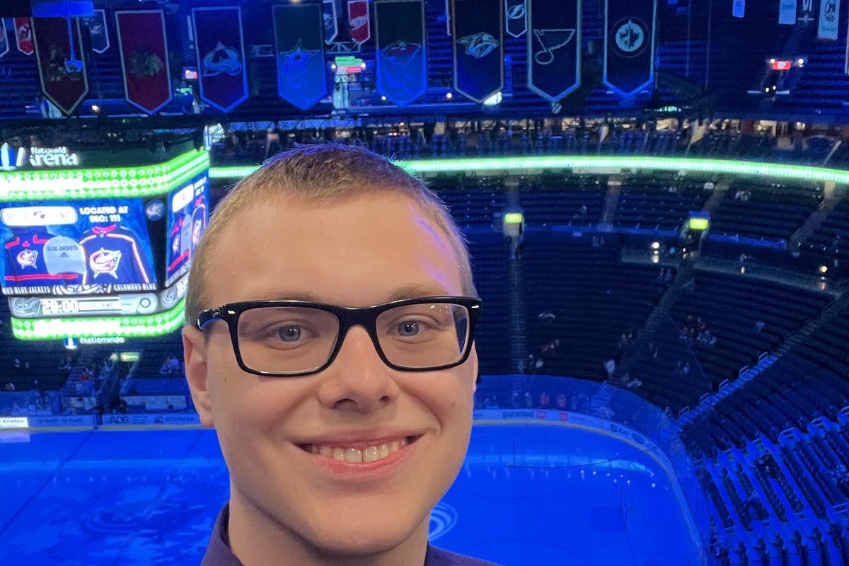 ocsphinx's tweet photo. Last night, Sphinxman Blaine Bishop got to peek behind the scenes at a #CBJ game! Special thanks to @dansteinberg.28 for arranging the opportunity! Sphinxmen go further! ๐๐
#vanso #gosphinx #gocards #gofurther #hockey https://t.co/dTkTBFOIb3