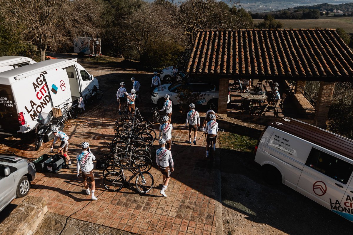 ‼️ C'est le moment de candidater pour la saison 2023 !
It's time to apply for the 2023 season!
➡️➡️➡️ bit.ly/3DWrUp2 ⬅️⬅️⬅️

#cycling #cyclisme