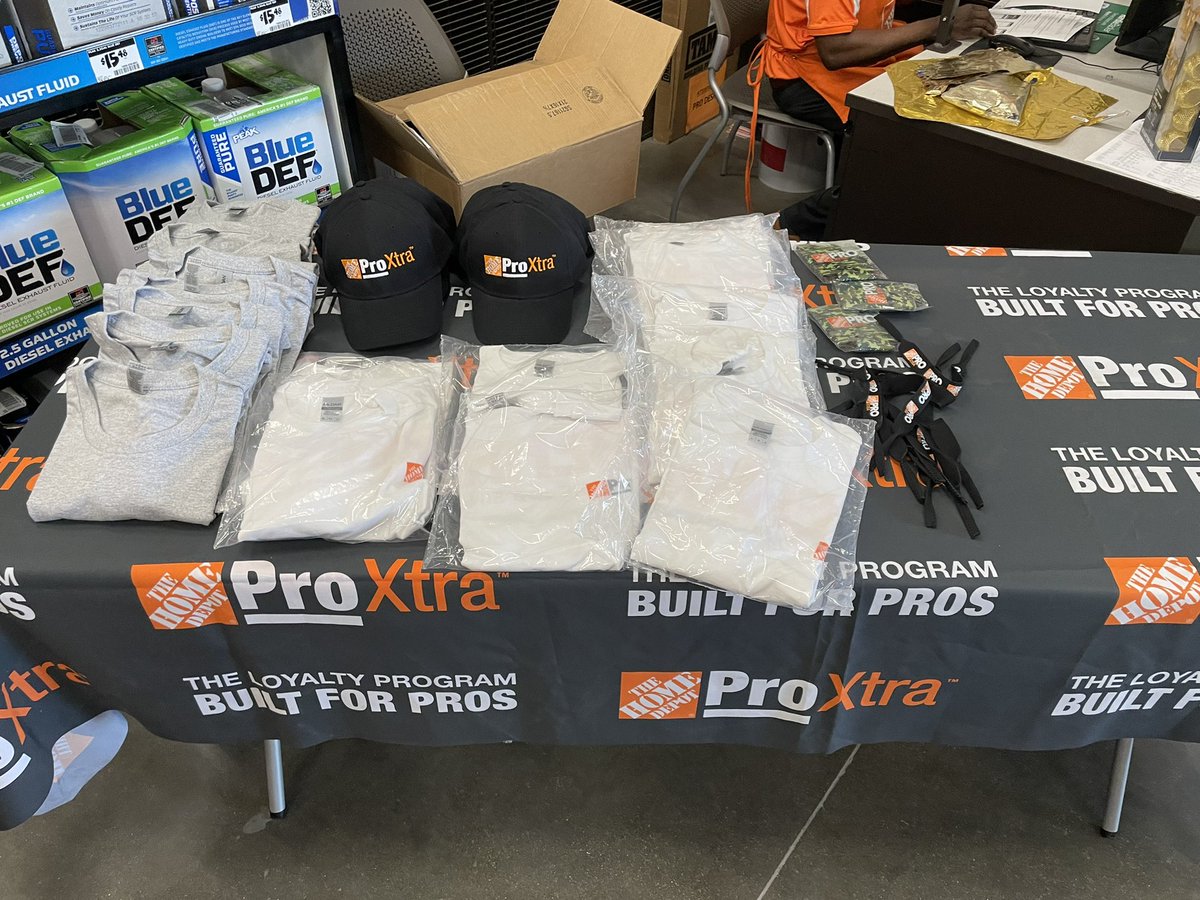 What better  way to spend a Friday then celebrating our Pro customers! Thank you to all our vendors who came out and showed out while engaging with our customers and associates! #6510 #ProAppreciation
