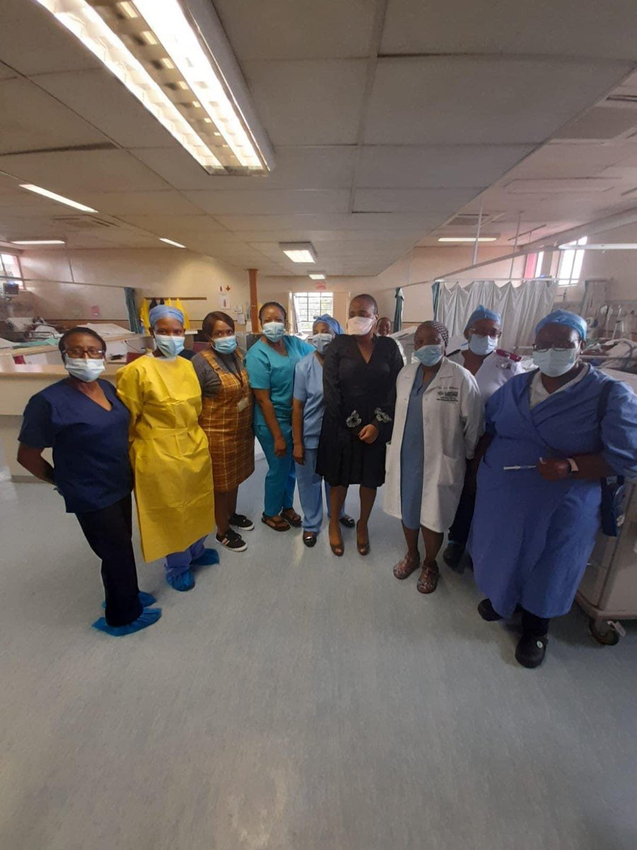 PhophiRamathuba's tweet photo. 🙏🏾Dr Itani Dikgale our Maxillofacial specialist &amp; your team for restoring back confidence to our 18yr old pt  with Ameloblastoma. Resection mandible and reconstruction with titanium plate done &amp;2.5kg mass was extracted during a >9hr procedure After all Rural health matters to us https://t.co/vNzrF2AFl4