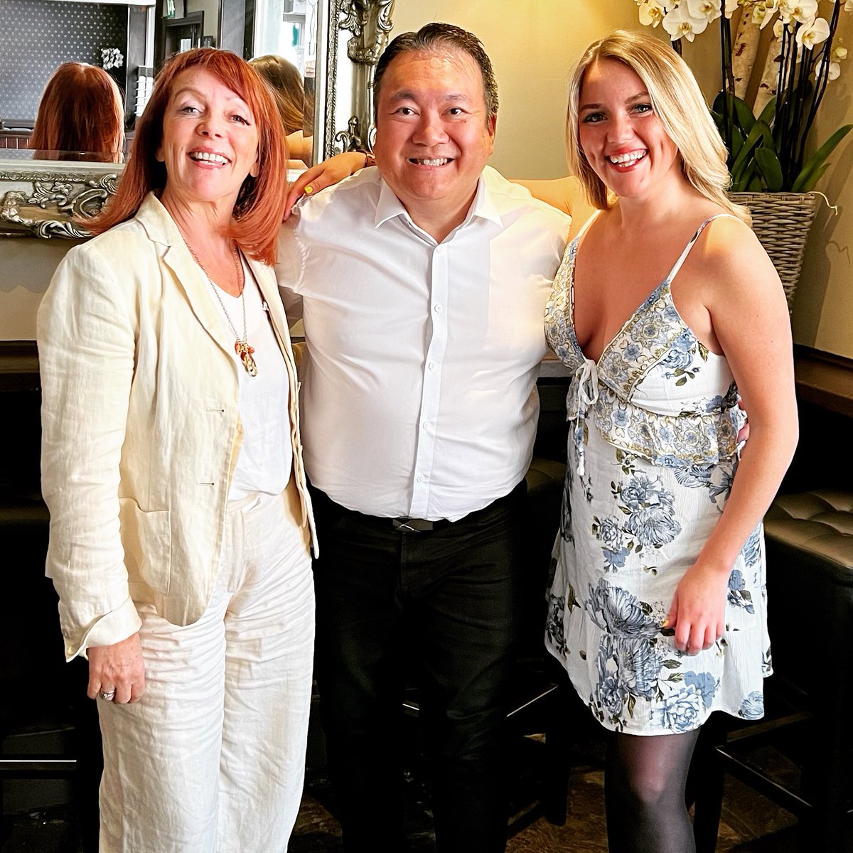 Great to catch up with my friends in the form of mother and daughter Pauline and Cornelia. Last time I saw Cornelia she was still in school and now she is married with a child of her own! Great afternoon and well looked after by The Oxton Bar and Kitchen too!