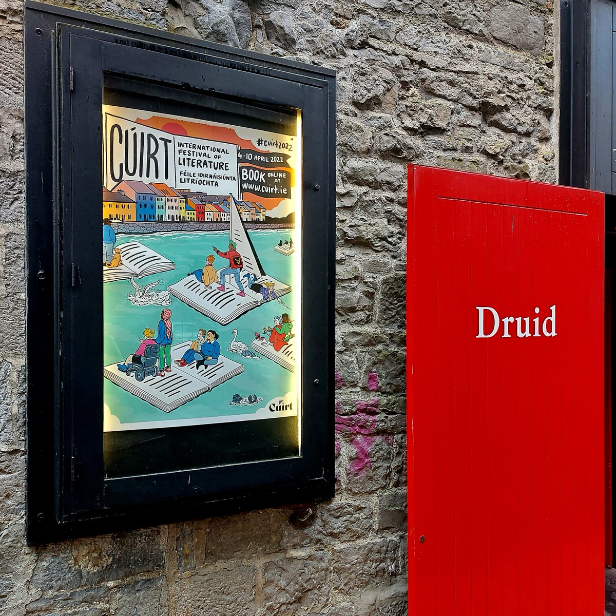 ThisIsGalway's tweet photo. It's the final day of #Cuirt and we'll be sad to see it go 😢✏️ BUT fear not, there's still plenty more to do today from poetry trails, discussions, storytelling, zine fairs and more! To find out what's on today, just click the link and filter by date: https://t.co/2UV9ehdaES https://t.co/FR4UnguOVr