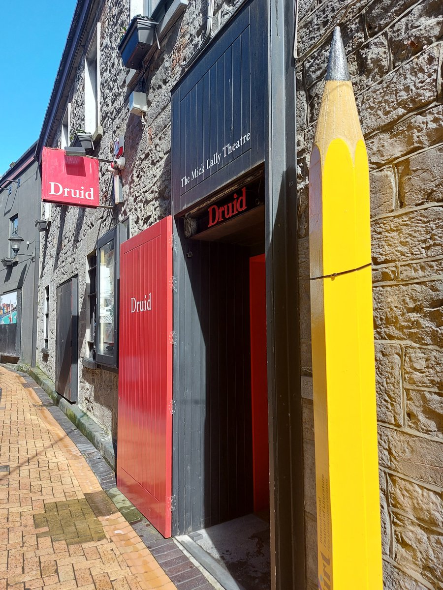 ThisIsGalway's tweet photo. It's the final day of #Cuirt and we'll be sad to see it go 😢✏️ BUT fear not, there's still plenty more to do today from poetry trails, discussions, storytelling, zine fairs and more! To find out what's on today, just click the link and filter by date: https://t.co/2UV9ehdaES https://t.co/FR4UnguOVr
